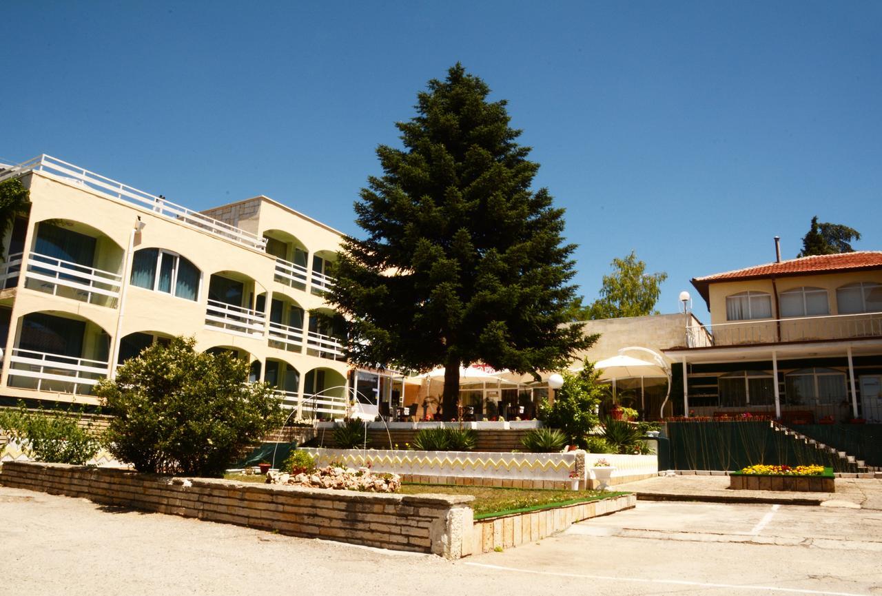 Hotel Diamond Balchik Luaran gambar