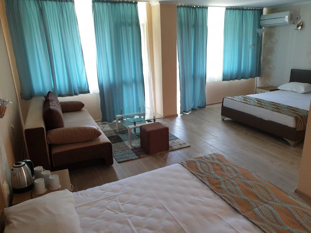 Hotel Diamond Balchik Bilik gambar